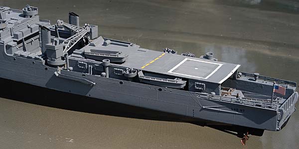LSD-27-USS-Whetstone-010