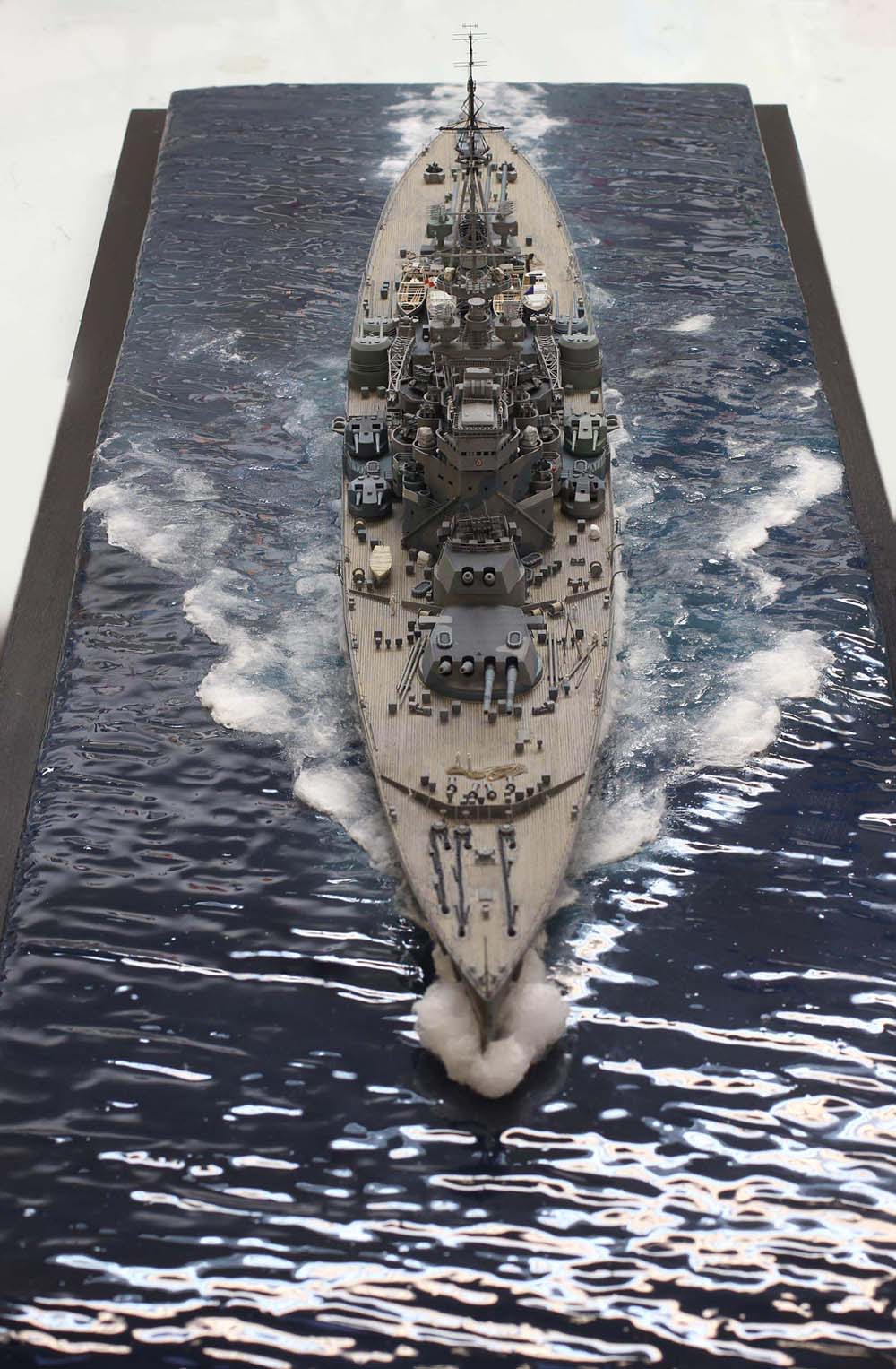 http://www.modelshipgallery.com/gallery/bb/hms/POW-350-cf/images/POW06.jpg
