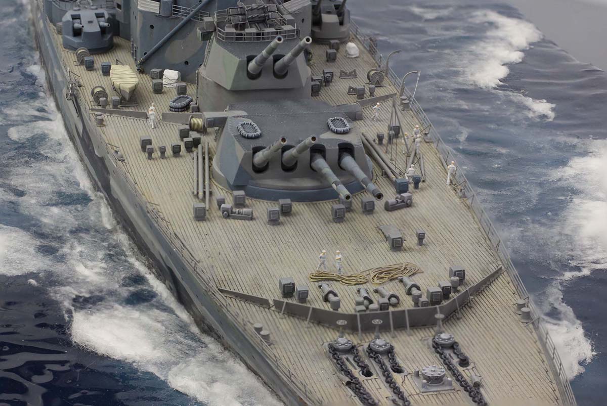 http://www.modelshipgallery.com/gallery/bb/hms/POW-350-cf/images/POW08.jpg