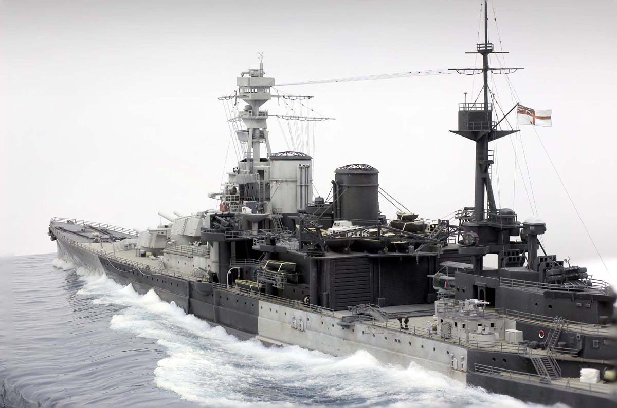 http://www.modelshipgallery.com/gallery/bb/hms/Repulse-350-cf/images/REPULSE08.jpg