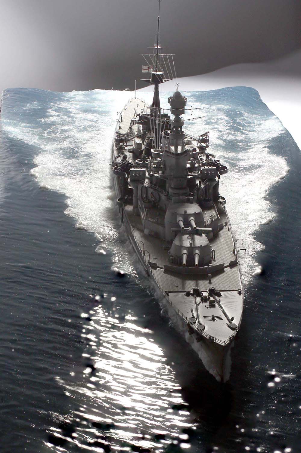 http://www.modelshipgallery.com/gallery/bb/hms/Repulse-350-cf/images/REPULSE16.jpg