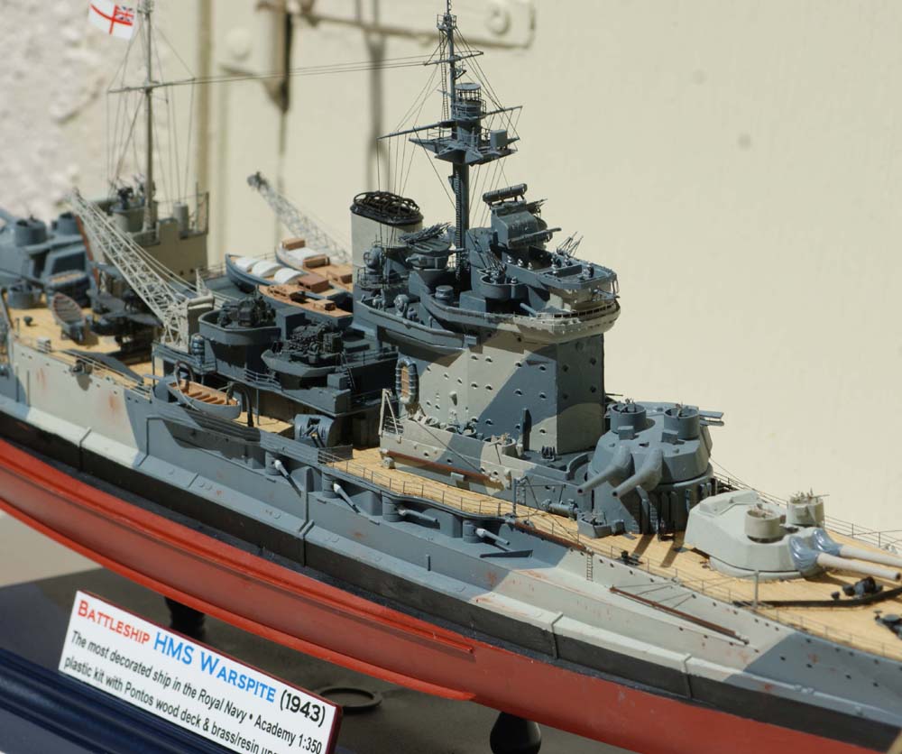 HMS Warspite 1/350, Academy kit + PE (White Ensign Models