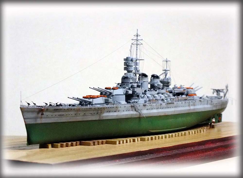 Vittorio Veneto 1940 1/700スケール Italian Navy Battleship Vittorio Veneto 1940 | HLJ.com
