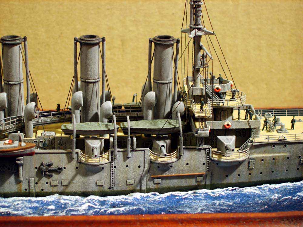 帝政ロシア巡洋艦：オーロラ(AURORA)　1/400スケール　未使用送料込み！ 1/400 ロシア帝国巡洋艦 アヴローラ | モデログラード：模型と