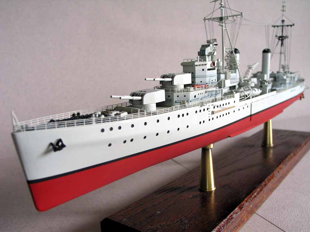 1/700 中華民国海軍 軽巡洋艦 重慶[FH1111]Light Cruiser ChugKing China Navy Light Cruiser Chungking + S7 Torpedo Boat Chinese