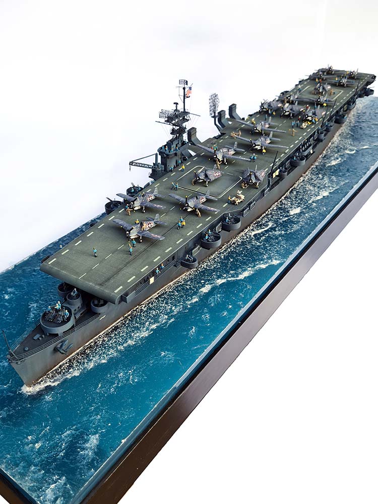 USS_Independence_CVL22_04