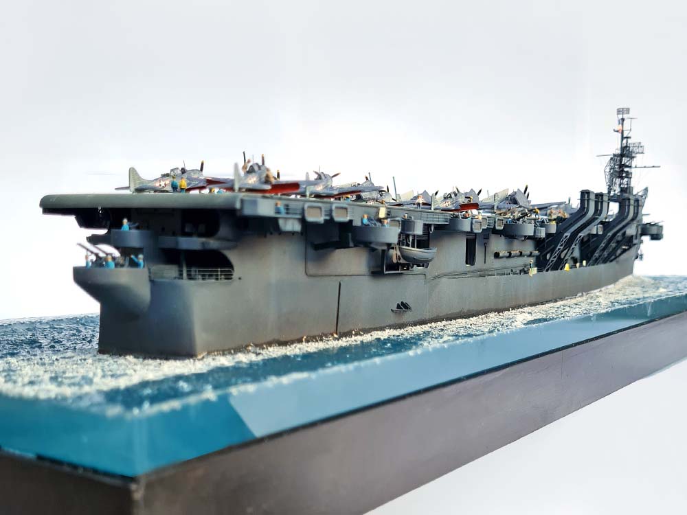 USS_Independence_CVL22_13
