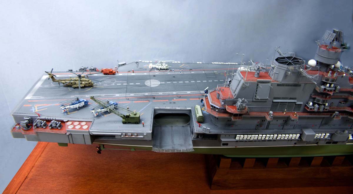 Трактор т 150 на авианосце Кузнецов