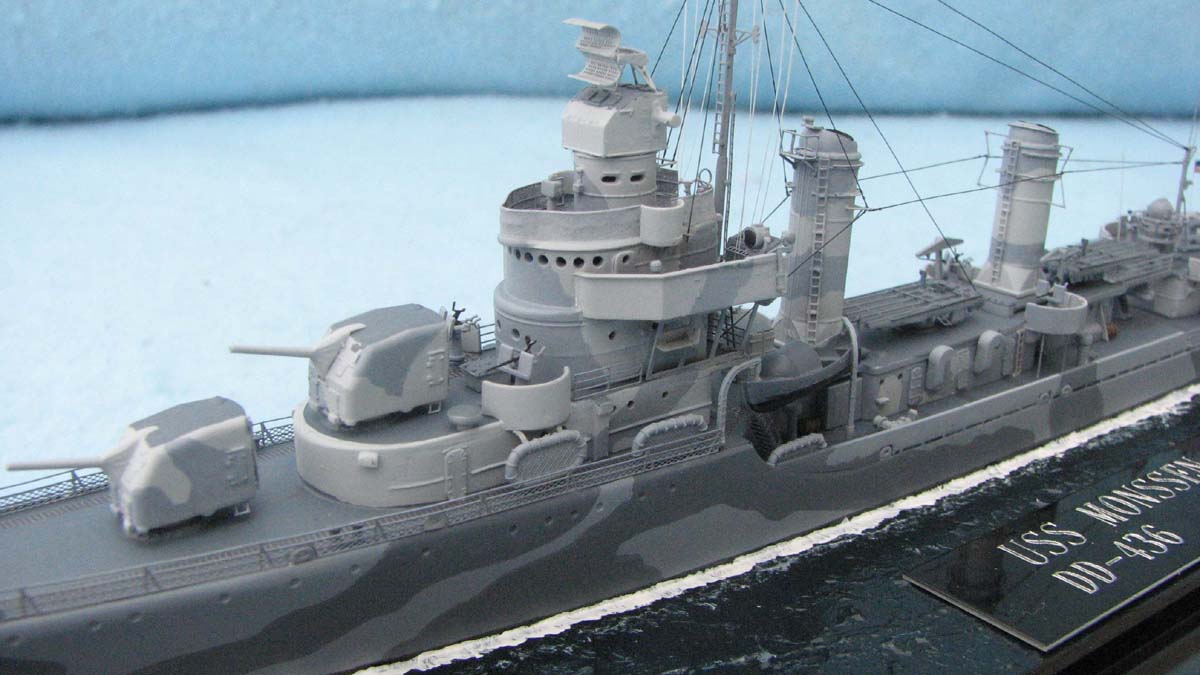 USS-Monssen-007