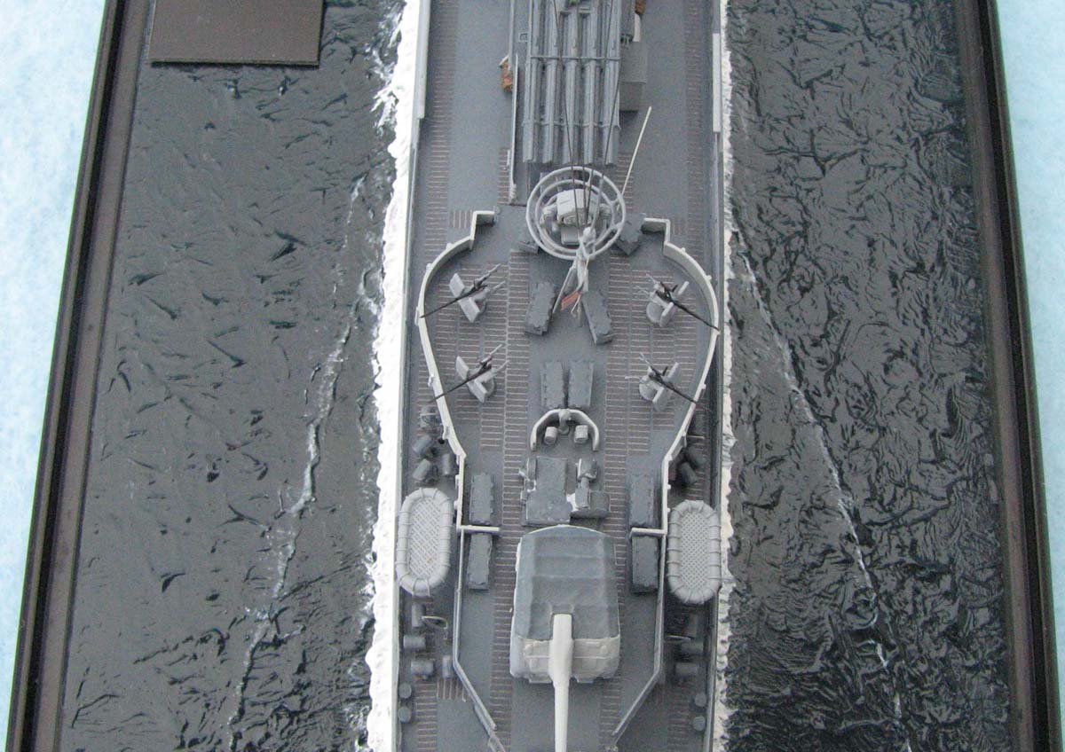 USS-Monssen-011