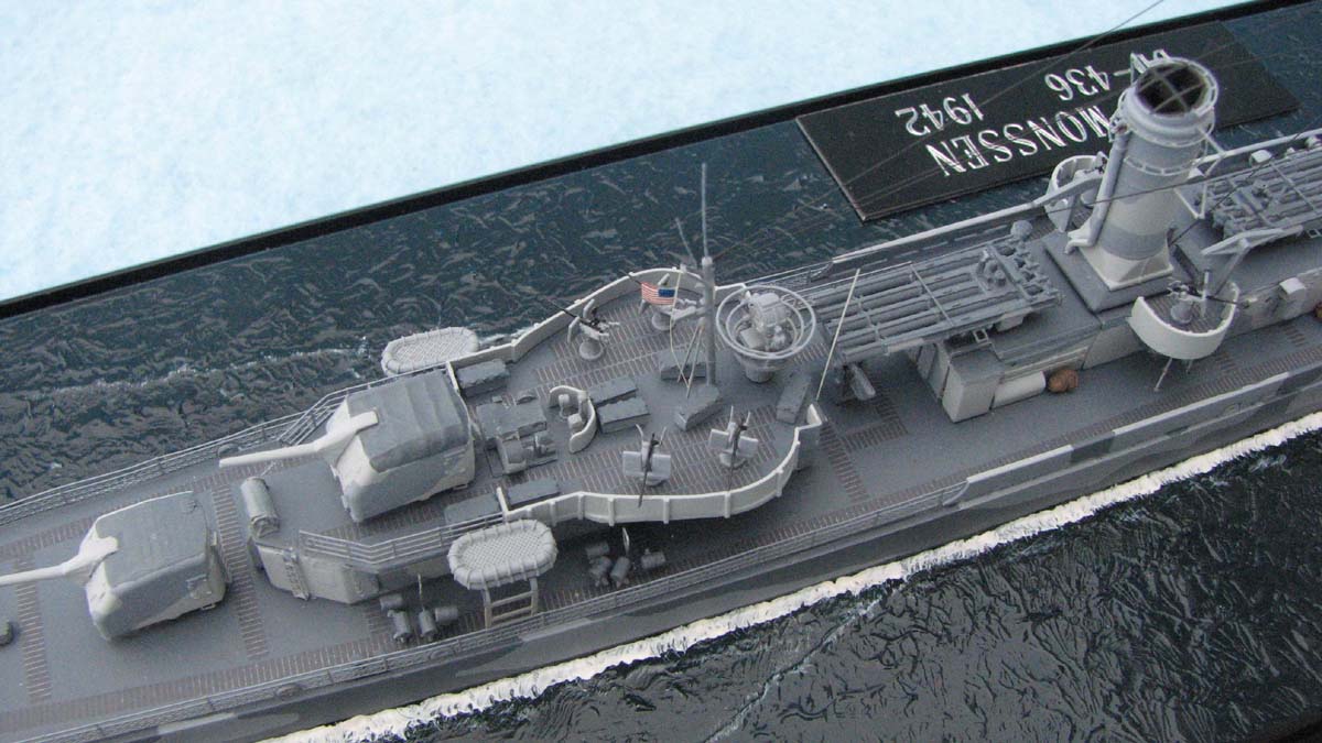 USS-Monssen-012