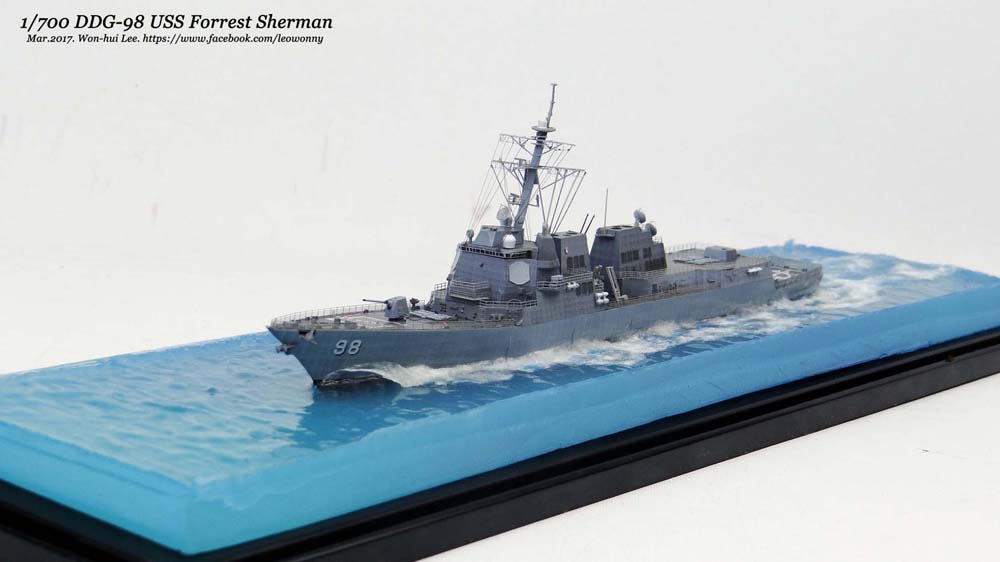 Triang Ships 1-1200 USS Forrest Sherman DDG 98 Destroyer New on Carded Pack 