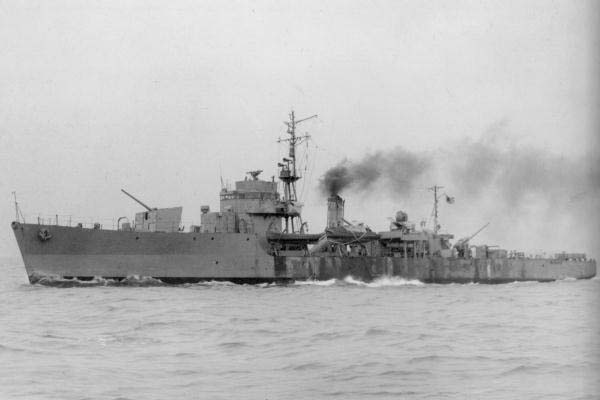IJN_No2_escort_vessel_in_1944