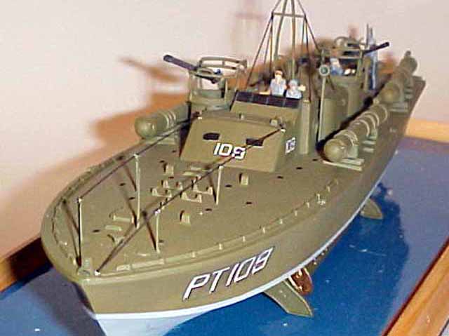 Amazon.com: REVELL Set Patrol Torpedo Boat PT-109