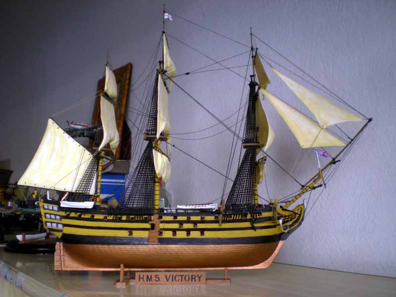 HMS Victory by Nikos Dimitropoulos 1/146 HMS Victory (Revell Germany)