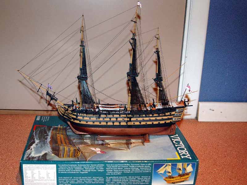 This is the HMS Victory from Revell, the kit seems to date back from 1959 