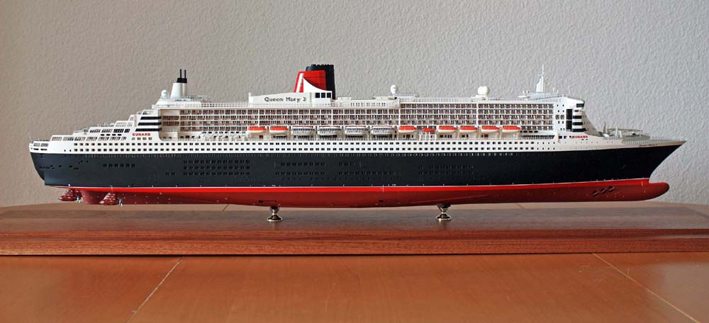 QM2_Revell_Platinum_02