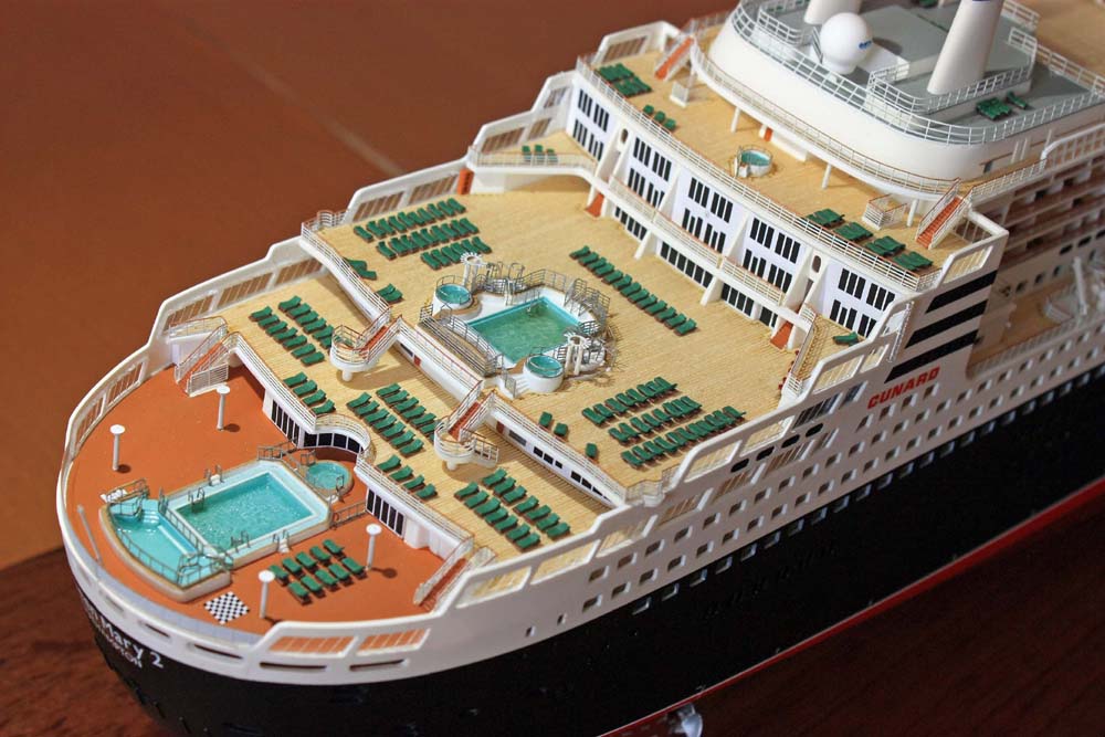 QM2_Revell_Platinum_06
